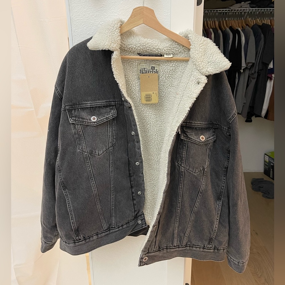 Men’s Levi’s fleece lined jacket